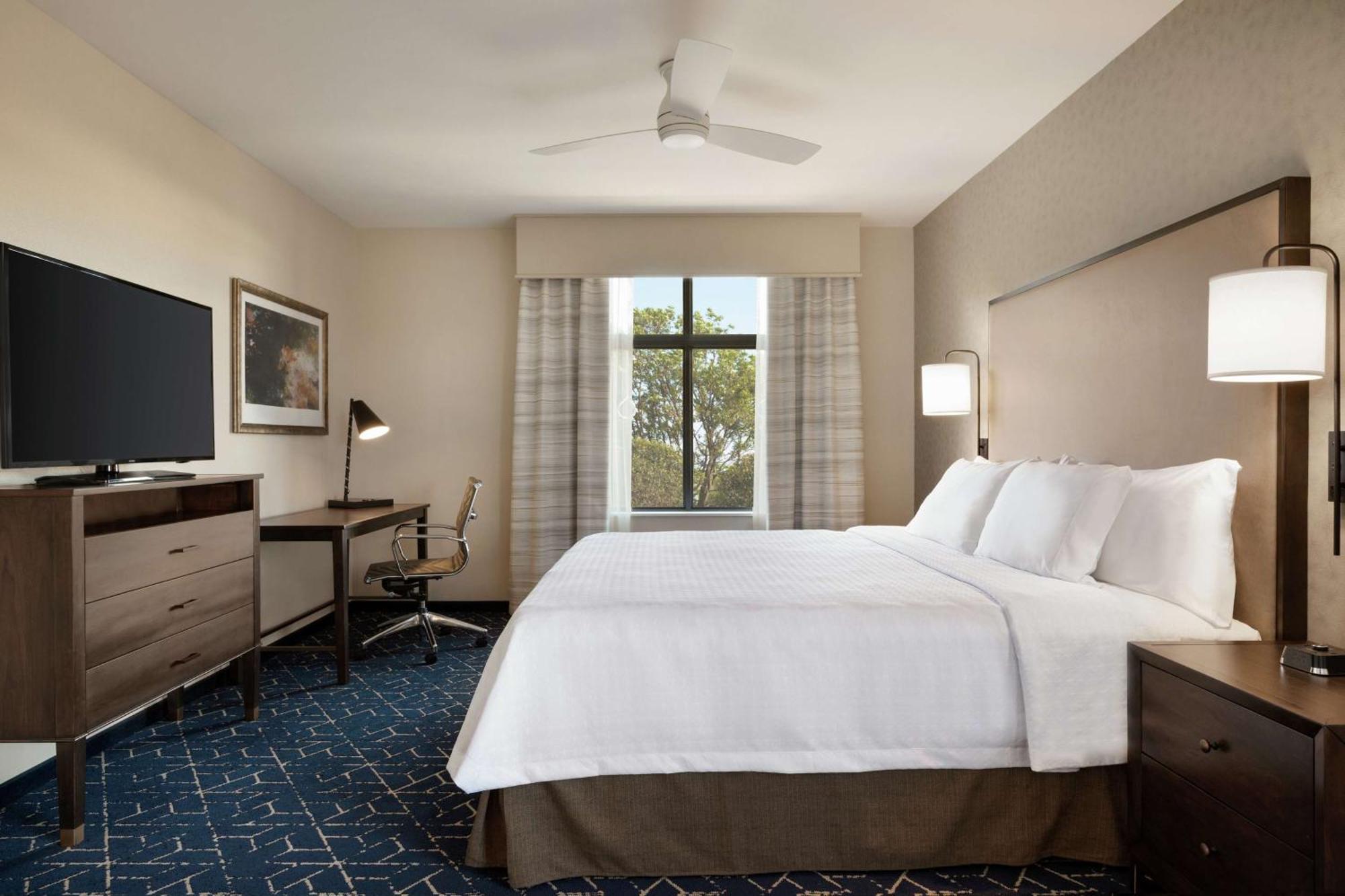 Hotel Homewood By Hilton Crossgates Mall